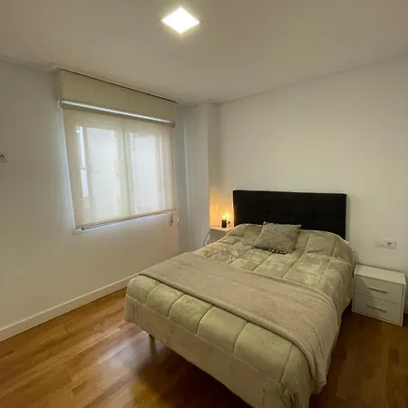 Cies Homes Saenz Diez 14 - Your 4* Ourense